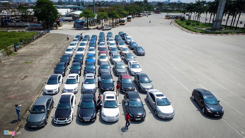 Buổi gặp gỡ của Cruze Club thu hút các thành viên từ những tỉnh thành phía bắc và khu vực Bắc Trung Bộ. Sau khi hội quân ở sân vận động quốc gia Mỹ Đình, đoàn cùng nhau di chuyển về hòa Bình. Ảnh:Cruze Club. Buổi gặp gỡ của Cruze Club thu hút các thành viên từ những tỉnh thành phía bắc và khu vực Bắc Trung Bộ. Sau khi hội quân ở sân vận động quốc gia Mỹ Đình, đoàn cùng nhau di chuyển về hòa Bình. Ảnh:Cruze Club.