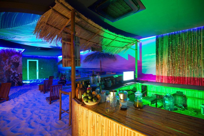 Quán net Việt chơi trội "dán" cả dải thiên hà lên trần cho game thủ ngắm nhìn