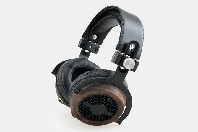 Tiếp theo những siêu phẩm như Fostex TH-X00 và Grace Design M9xx, Massdrop lại tiếp tục mang tới nhiều mẫu tai nghe đỉnh cao cho cộng đồng Audiophile.