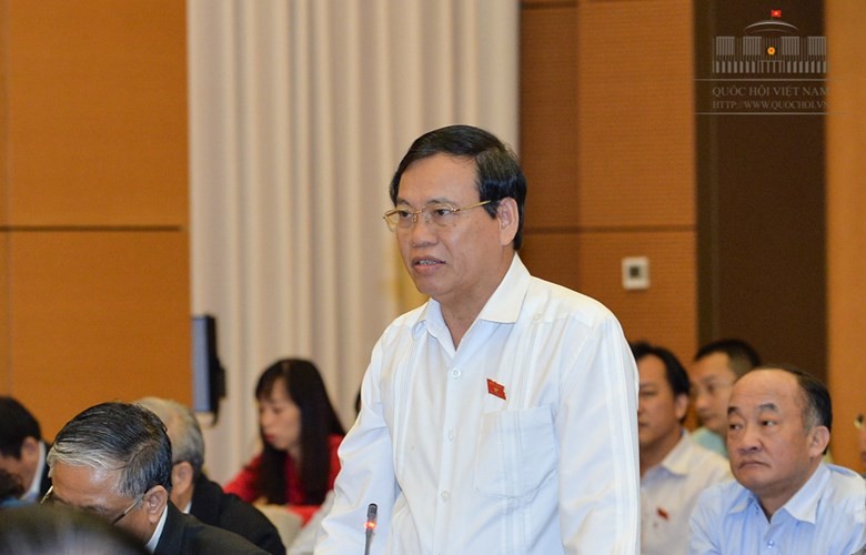 Ông Kim không tin vào con số 3.887 người luân chuyển, chuyển đổi công tác như trong báo cáo. Ông cho rằng việc luân chuyển công tác vừa qua làm không tốt, tạo điều kiện cho những người ở vị trí đó 