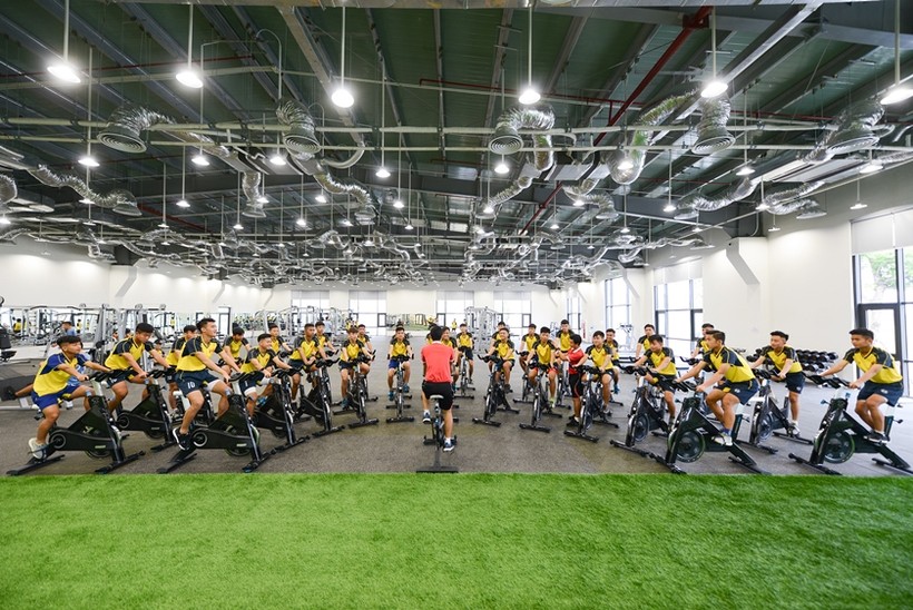 Học viên PVF tập thể lực tại tổ hợp khoa học thể thao được trang bị những thiết bị tân tiến nhất.