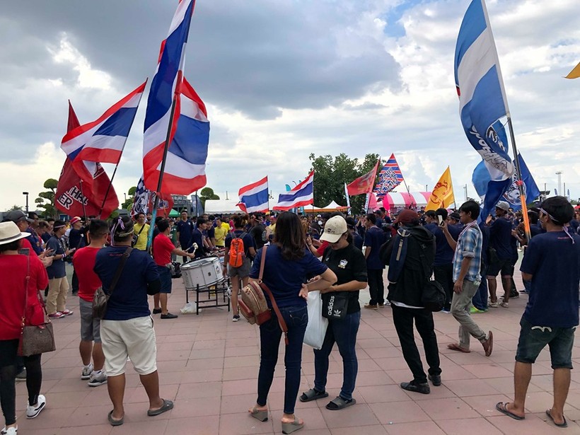 Người Thái đã sững sờ khi đội nhà thất bại (ảnh TTVH) Người Thái đã sững sờ khi đội nhà thất bại (ảnh TTVH)