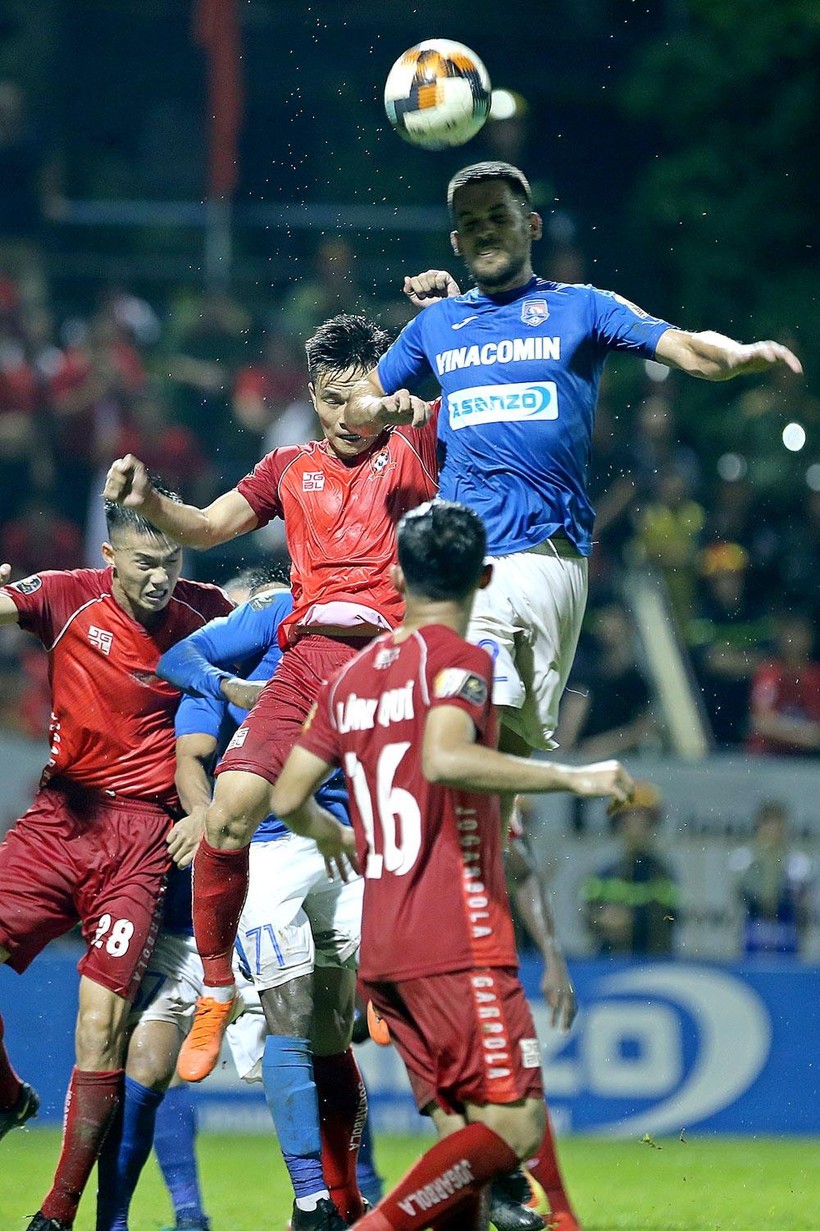 Tthương hiệu Asanzo sẽ gắn lên ngực áo của các cầu thủ Than Quảng Ninh và được dùng hình ảnh đội bóng cho các hoạt động quảng cáo. (ảnh VPF)