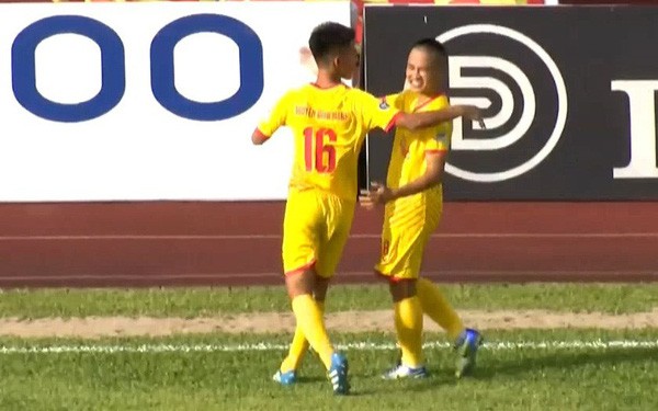 Cổ động viên Nam Định kỳ vọng gì ở “Hazard thành Nam“? ảnh 2 Sỹ Minh là chân sút phạt tốt nhất V.League 2018 (ảnh Hội CĐV Nam Định)