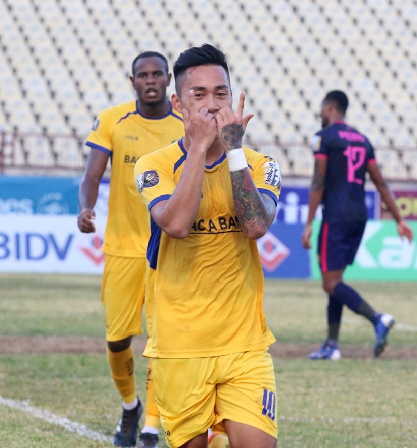 Sân Vinh, hai ông thầy Nghệ “níu chân” nhau ảnh 2 Tại SLNA đang lâm tình trangh nội binh phải