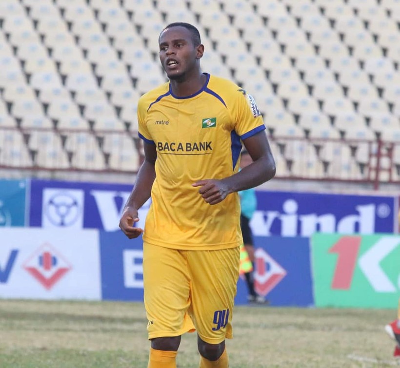 Sau 3 trận đấu, trình độ của Joel Vinicius đang là dấu hỏi lớn, dù anh mới có 1 bàn thắng trên chấm penalty. Ảnh VPF.