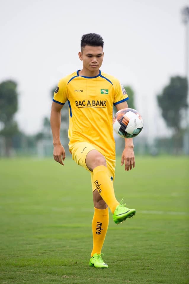 Sân Plei-ku: Khi “Khốn” gặp “khó” ảnh 3 Xuân Mạnh sẽ trám vào vị trí hậu vệ phải của Đình Hoàng (nghỉ do nhận 3 TV). Ảnh VPF