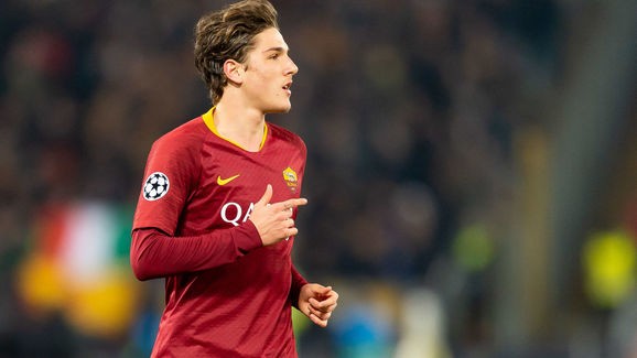 Tiền vệ trẻ Nicolo Zaniolo của AS Roma  năm ngoái có 20 trận được ra sân và có 4 bàn thắng. Ảnh AP.  