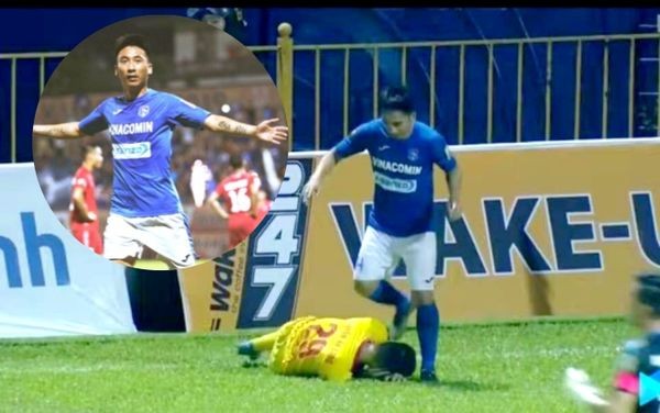 Ban Kỷ luật cần có án phạt nguội cho Hải Huy sau cú đạp thẳng vào đầu Hạ Long khi cầu thủ Nam Định đã nằm sân, trọng tài đã thổi còi. Ảnh màn hình
