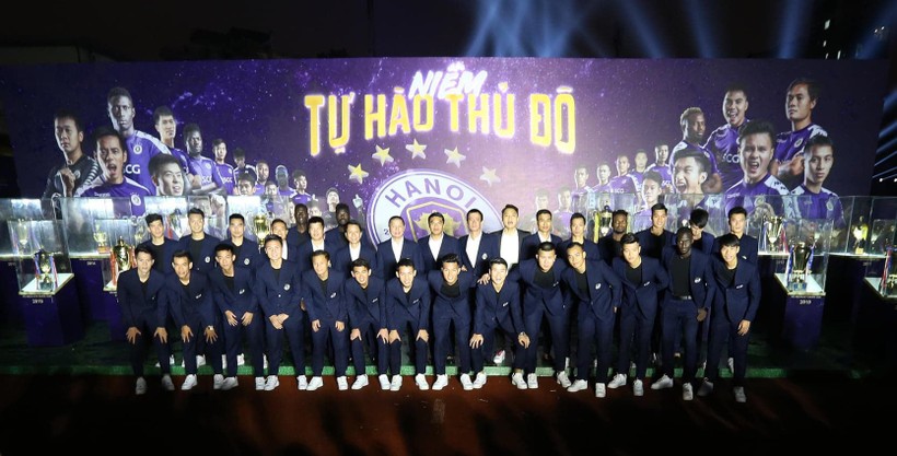 Mùa giải này, Tiến Dũng chỉ ra sân vỏn vẹn 5 trận . Ảnh HNFC