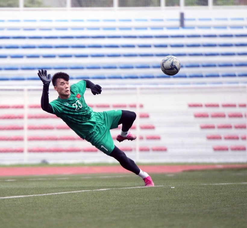 Bùi Tiến Dũng sẽ trở lại khung thành. Ảnh VFF