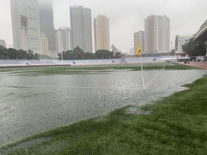 Cơn bão Kammuri đã khiến cho cả HLV Akira Nishino và HLV Park Hang-Seo gặp khá nhiều khó khăn. Ảnh VF Cơn bão Kammuri đã khiến cho cả HLV Akira Nishino và HLV Park Hang-Seo gặp khá nhiều khó khăn. Ảnh VF