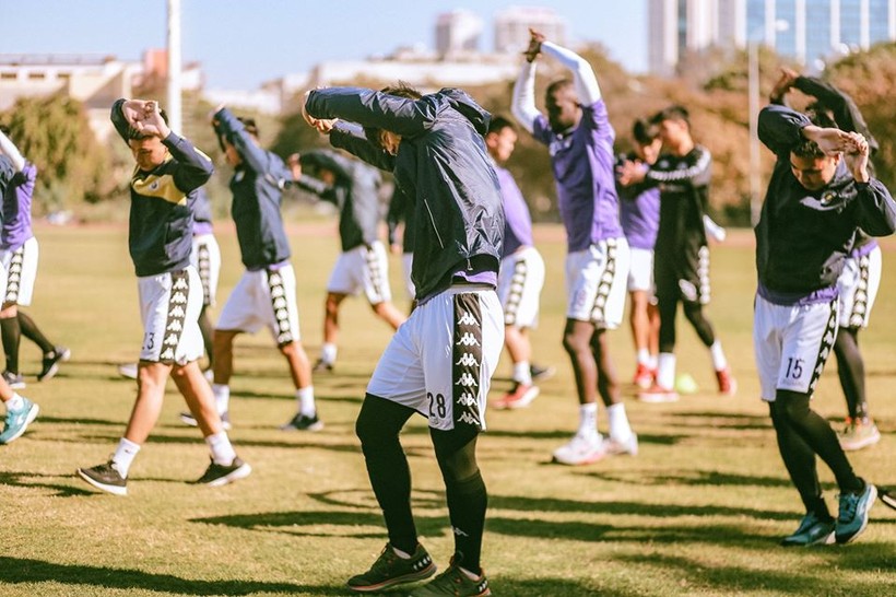 Chuẩn bị cho chuyến xuất ngoại tham gia giải giao hữu quốc tế.Ảnh HNFC