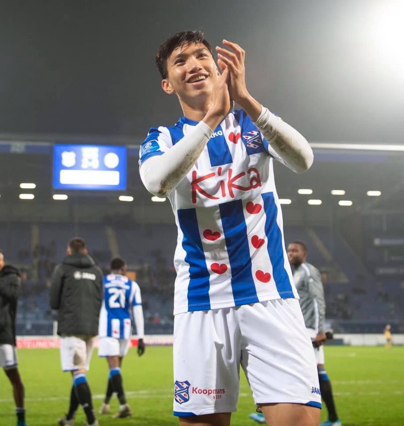 Văn Hậu vẫn chưa thể ra sân tại giải vô địch Hà Lan. Ảnh Heerenveen