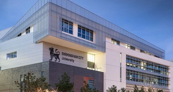 CLB Birmingham City là đội bóng Anh đầu tiên cắt giảm lương các cầu thủ, do thâm hụt tài chính nặng nề trong bối cảnh dịch COVID-19. Ảnh CLB