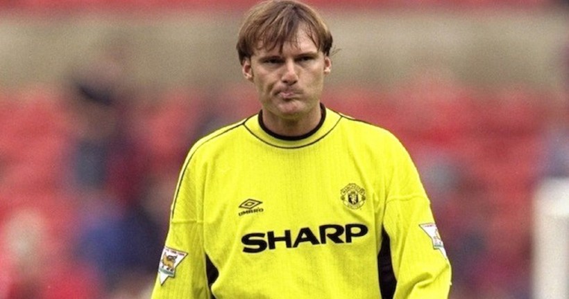 Pha bóng bị “xâu kim” của Massimo Tabi sau này được đưa làm tài liệu hướng dẫn chuyên môn cho các thủ môn trẻ. Ảnh MU Pha bóng bị “xâu kim” của Massimo Tabi sau này được đưa làm tài liệu hướng dẫn chuyên môn cho các thủ môn trẻ. Ảnh MU