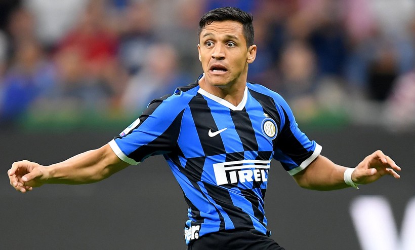 MU tốn 505.000 bảng mỗi tuần liên quan đến lương của Alexis Sanchez, khoảng 6 triệu bảng/năm. Ảnh MU