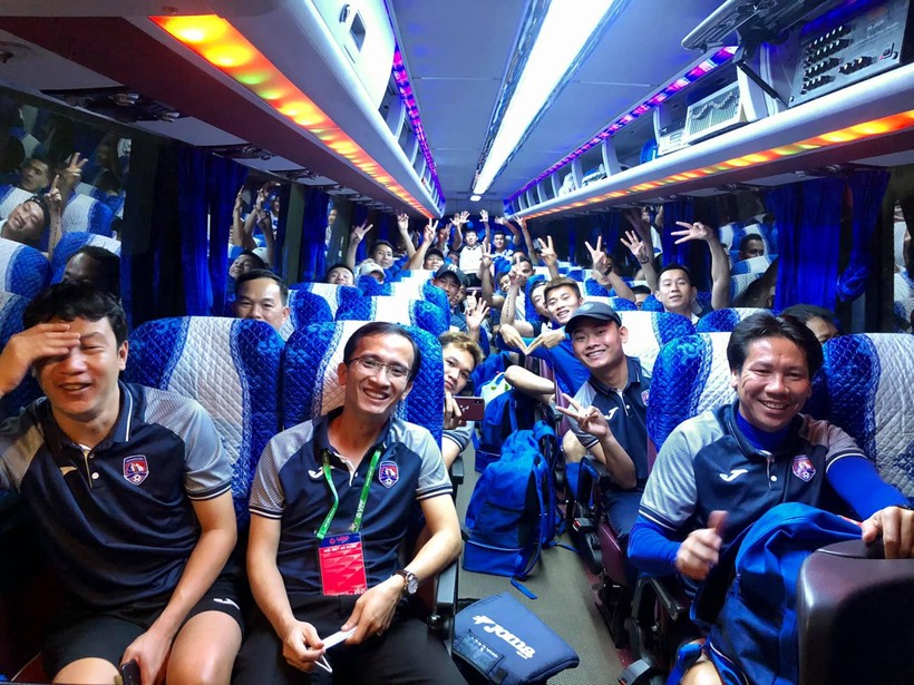 Nụ cười chợt tắt. Ảnh CLB QN