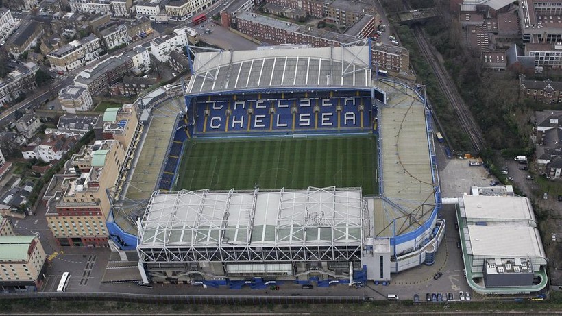 Stamford Bridge gọi tên ai? Ảnh AP. Stamford Bridge gọi tên ai? Ảnh AP.
