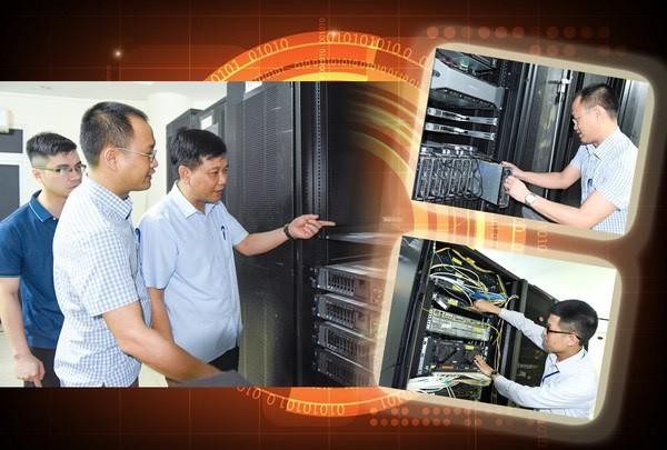 Giám đốc Sở TTTT tỉnh Thanh Hóa Đỗ Hữu Quyết ( người chỉ tay) kiểm tra hoạt động hệ thống thông tin tại Trung tâm An ninh mạng và An ninh dữ liệu của tỉnh Thanh Hóa