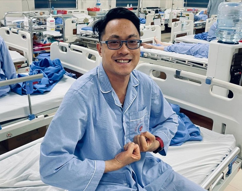 Hà Mạnh Tuấn lạc quan chiến đấu với bệnh tật 441537546_10161834077363057_245625731459992950_n.jpg