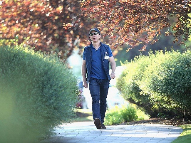 Một ngày của tỷ phú giàu nhất thế giới Jeff Bezos: không cần chuông báo thức và rửa bát sau bữa tối ảnh 8