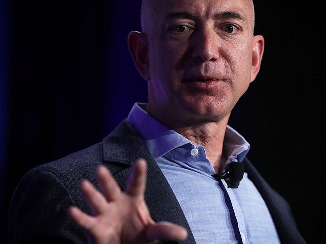 Một ngày của tỷ phú giàu nhất thế giới Jeff Bezos: không cần chuông báo thức và rửa bát sau bữa tối ảnh 1