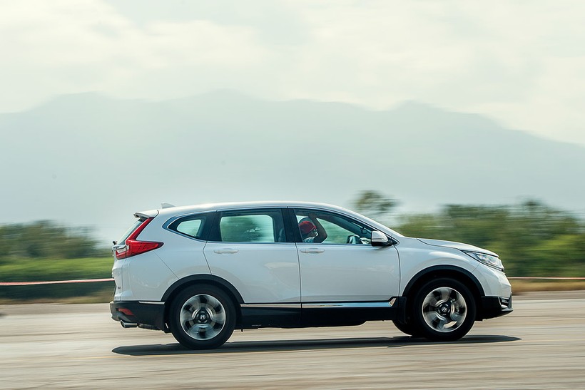 Honda CR-V tăng giá gần 200 triệu, khách hàng Việt lãnh đủ ảnh 2