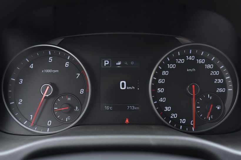 Hyundai Elantra Sport động cơ Turbo ra mắt khách hàng Việt, giá 729 triệu ảnh 16