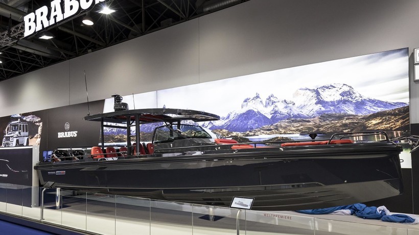 Brabus Shadow 800: Chiếc sedan thể thao trên biển ảnh 2