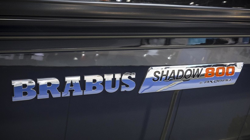 Brabus Shadow 800: Chiếc sedan thể thao trên biển ảnh 6