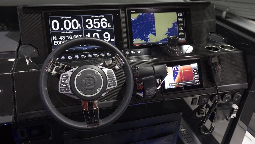 Brabus Shadow 800: Chiếc sedan thể thao trên biển ảnh 7