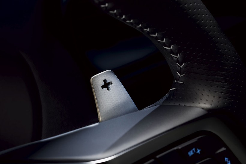 Jaguar trình làng F-PACE SVR, thách thức Porsche Cayenne S ảnh 13