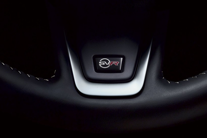 Jaguar trình làng F-PACE SVR, thách thức Porsche Cayenne S ảnh 15