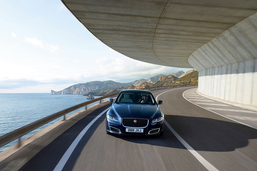 Kỷ niệm 50 năm dòng XJ, Jaguar ra mắt phiên bản đặc biệt XJ50  ảnh 6