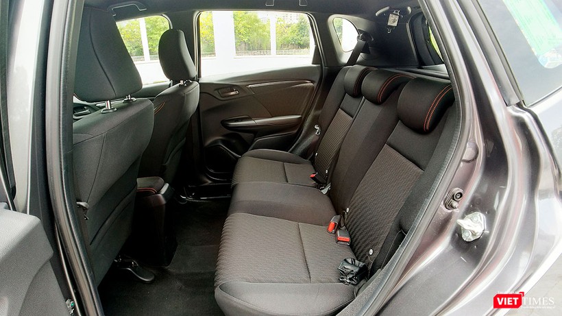 Honda Jazz RS 2018: Có xứng với giá 624 triệu đồng? ảnh 14 Honda Jazz RS 2018: Có xứng với giá 624 triệu đồng? ảnh 14