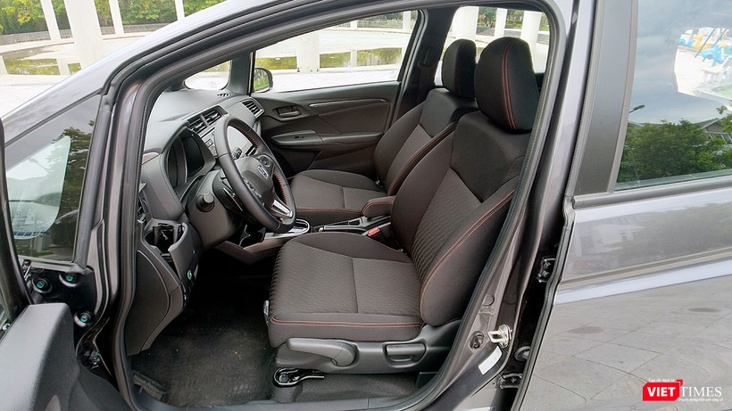 Honda Jazz RS 2018: Có xứng với giá 624 triệu đồng? ảnh 13 Honda Jazz RS 2018: Có xứng với giá 624 triệu đồng? ảnh 13