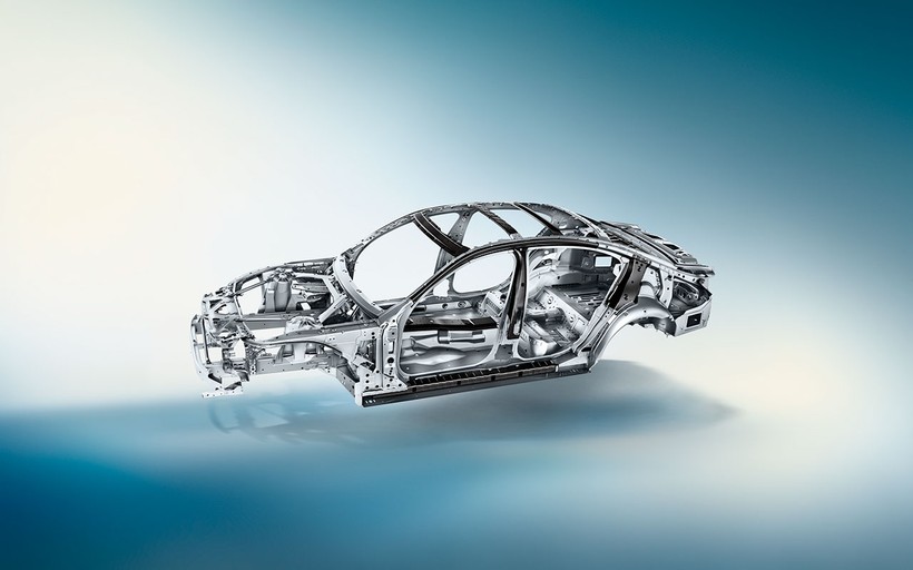 Carbon Core là nguyên lý sử dụng kết cấu vật liệu nhẹ lần đầu tiên được áp dụng trên chiếc BMW 7-Series hoàn toàn mới.