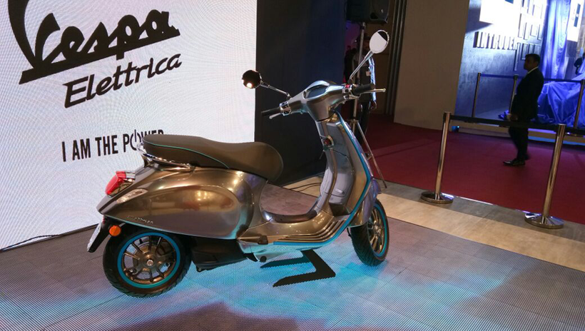 Vespa Elettrica chính thức ra mắt tại triển lãm mô tô quốc tế EIMCA 2018 và hiện đang được bán với mức giá 7.200 USD.