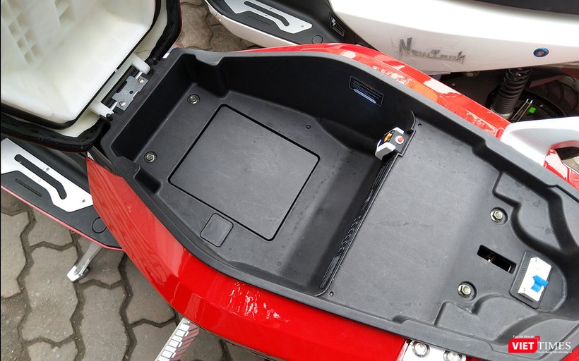 Cốp của Pega NewTech khá rộng rãi.