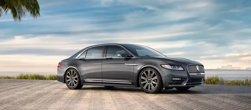 Lincoln Continental bị triệu hồi vì lỗi chốt cửa