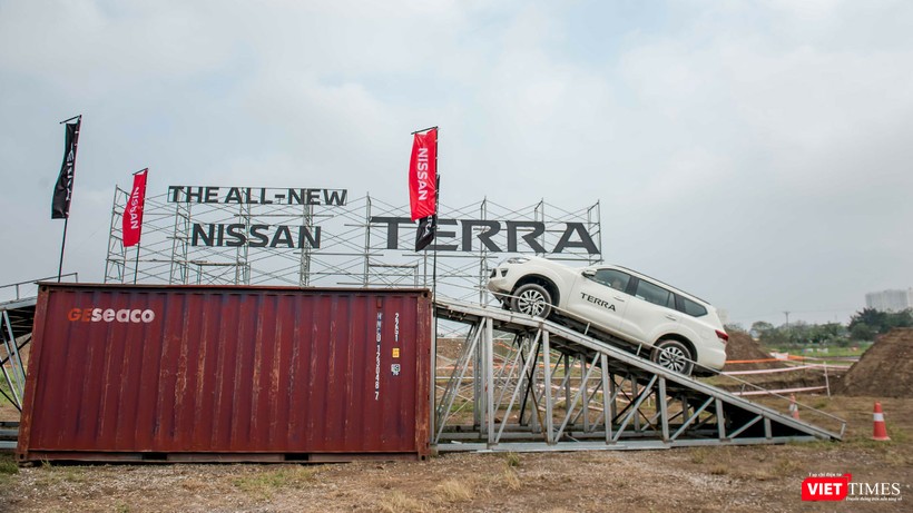 Với giá bán từ 988 triệu tới 1,226 tỷ đồng dành cho 3 phiên bản tùy chọn, Nissan Terra hứa hẹn là một mẫu xe sẽ làm hài lòng những khách hàng khó tính nhất sau khi đã trải nghiệm.