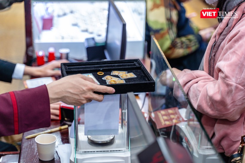 Giá vàng thế giới giảm mạnh. Ảnh: Pinterest.