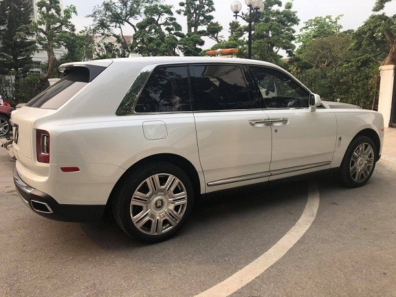 Siêu xe Rolls-Royce Cullinan 45 tỷ về tay đại gia Hà Nội ảnh 1 Siêu xe Rolls-Royce Cullinan 45 tỷ về tay đại gia Hà Nội
