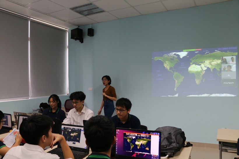 Một tiết học môn Địa lý có ứng dụng CNTT ở Trường THPT FPT. Ảnh: THPT FPT cung cấp