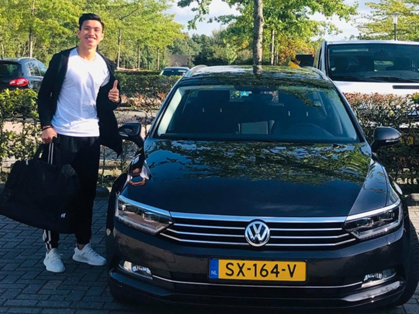 Đoàn Văn Hậu được cấp chiếc Volkswagen Passat tại Hà Lan. Ảnh ST