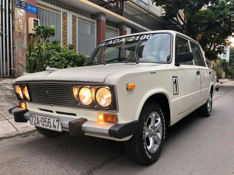 Chiếc xe Lada 2106 sản xuất năm 1986 ngoại thất còn khá mới được rao bán với giá chỉ hơn 50 triệu đồng