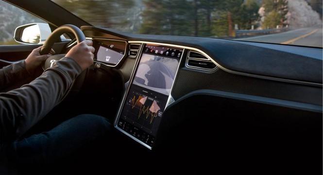 Các mẫu Tesla Model X và Model S đang được trang bị pin điện 100 kWh