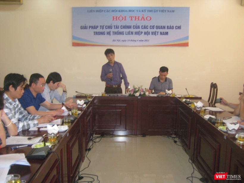 ThS Đặng Vũ Cảnh Linh và PGS TS Nguyễn Thành Lợi chủ trì hội thảo