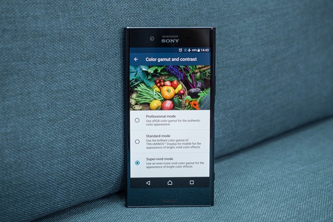 Đánh giá Sony Xperia XZ Premium: điện thoại “chất” nhưng thiết kế bảo thủ ảnh 3 Đánh giá Sony Xperia XZ Premium: điện thoại “chất” nhưng thiết kế bảo thủ ảnh 3